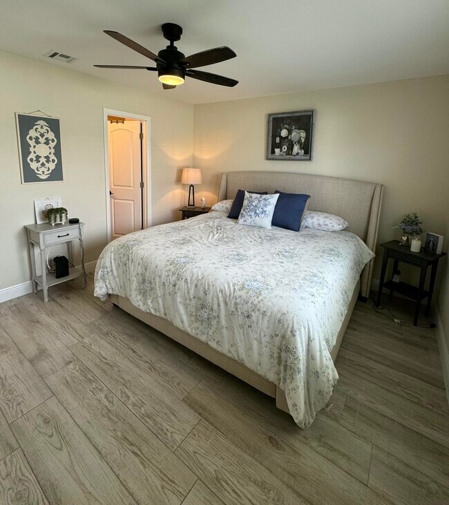 Building Photo - 14830 Wildflower Ln