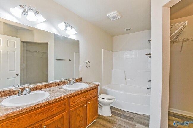 Building Photo - 154 Jesse Layne Dr