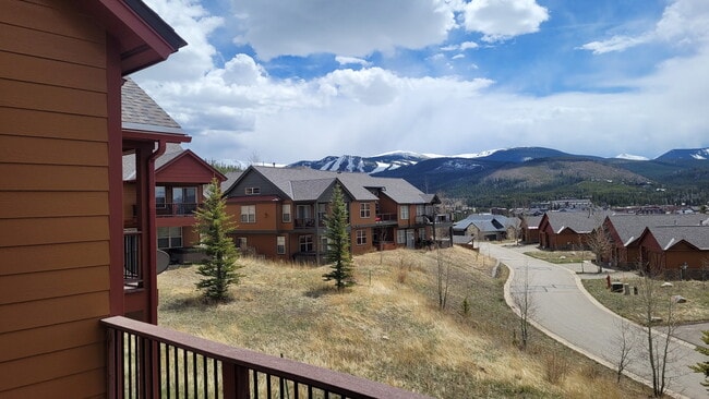 Building Photo - 1110 Rendezvous Rd