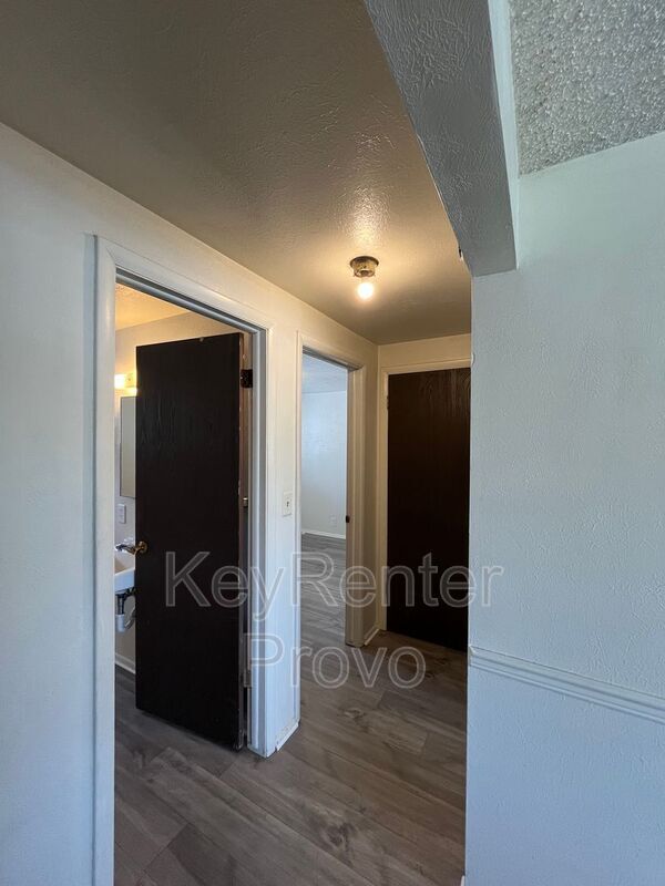 Building Photo - 465 E 535 S
