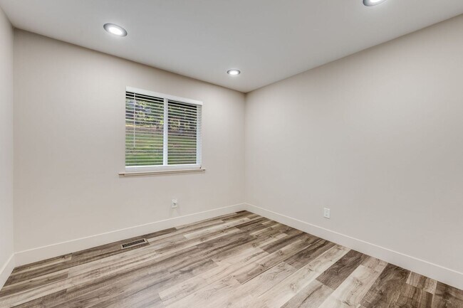 Building Photo - Updated Georgetown Home on 5 Acres with Huge Deck!