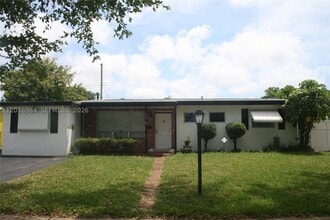 Building Photo - 621 SW 64th Pkwy