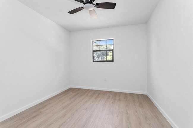 Building Photo - 16016 Green Manor Dr