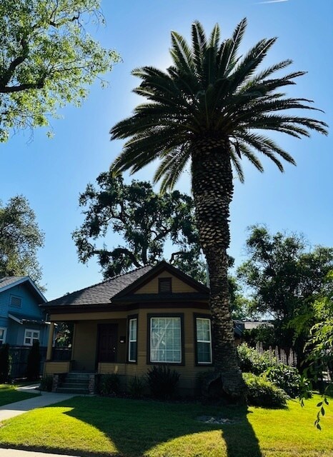 Building Photo - Modesto 3 Bedroom 2 Bathroom Home.