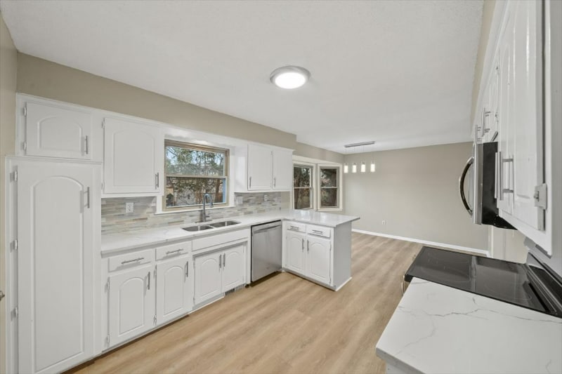 Building Photo - 11800 E 77th St