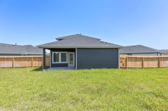 Building Photo - 31634 Whittis Hl Wy