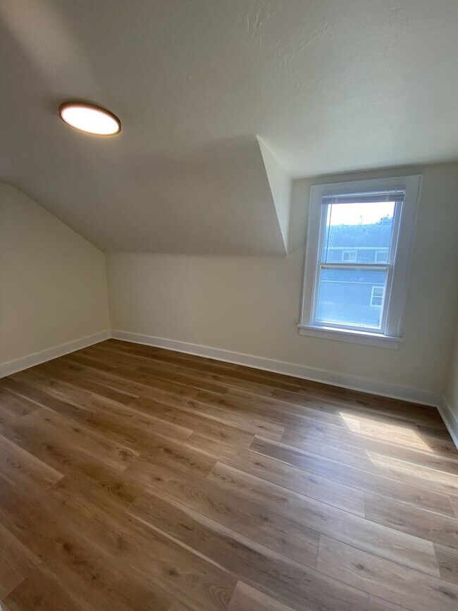 Building Photo - 1717 Iowa St