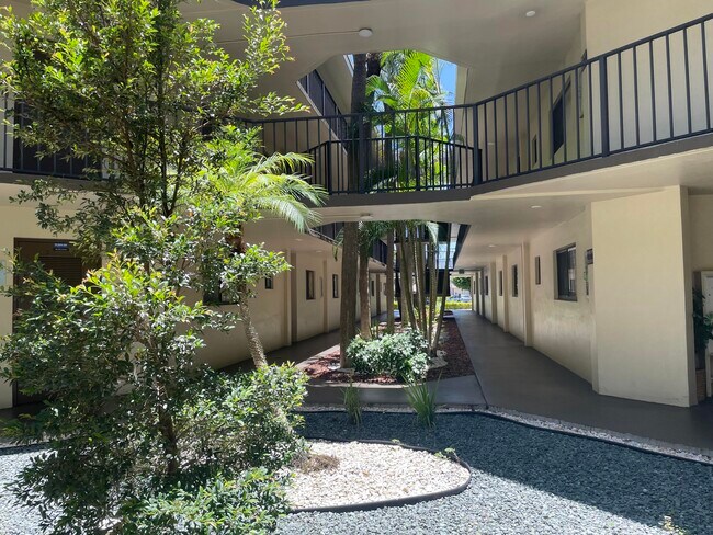Building Photo - 5130 Las Verdes Cir