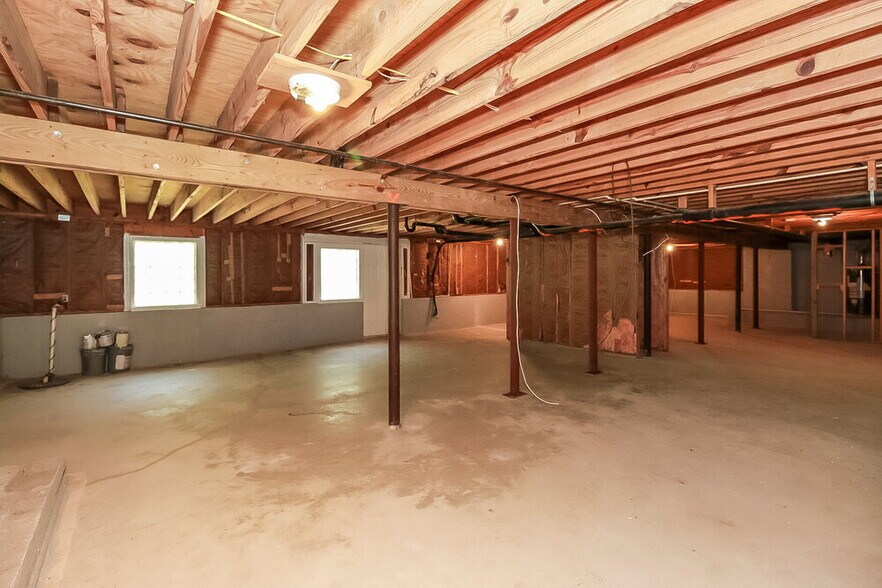 Building Photo - 10897 Morning Dove Dr