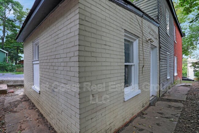Building Photo - 113 N Centre St