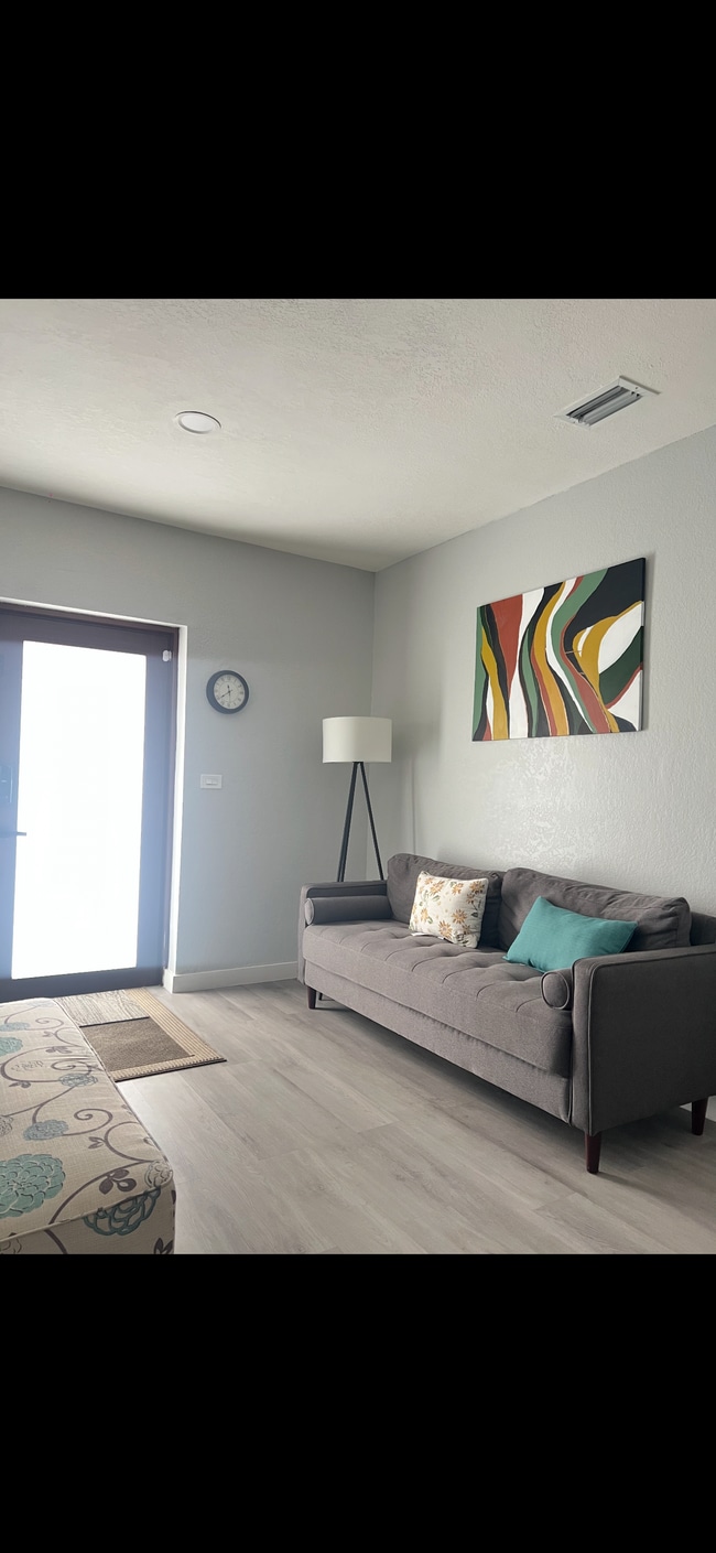 Building Photo - 2820 SW 1st St