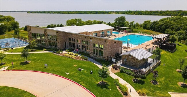 Building Photo - 1717 Canals Dr