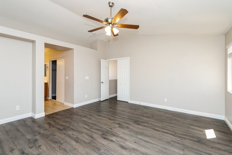 Building Photo - 7067 Salt Marsh Ct