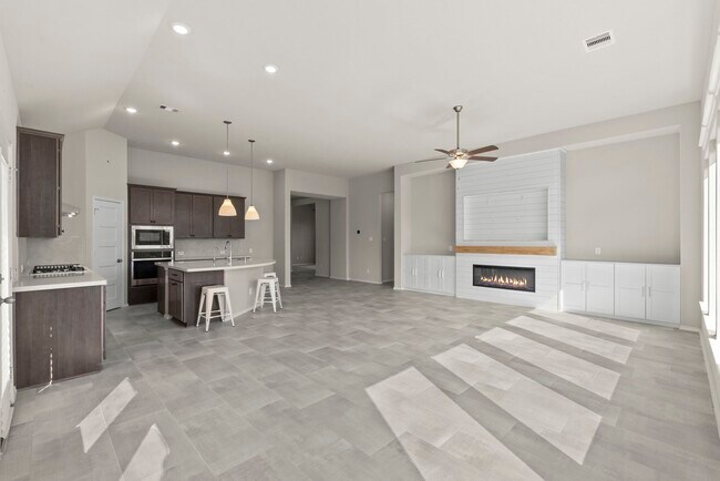Building Photo - 25402 Kidwiler Dr