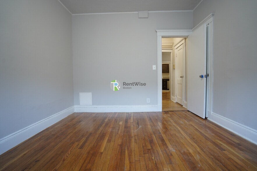 Building Photo - 232 Kelton St