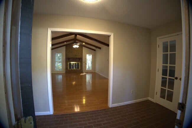 Building Photo - 313 Palomino Path