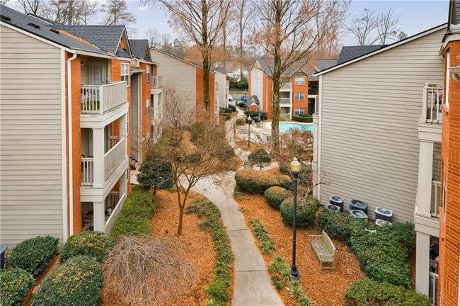 Building Photo - 1022 Chastain Park Ct NE