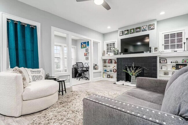 Building Photo - Renovated 2 Bed, 2 Bath Near Nationwide Hospital - Pet Friendly!