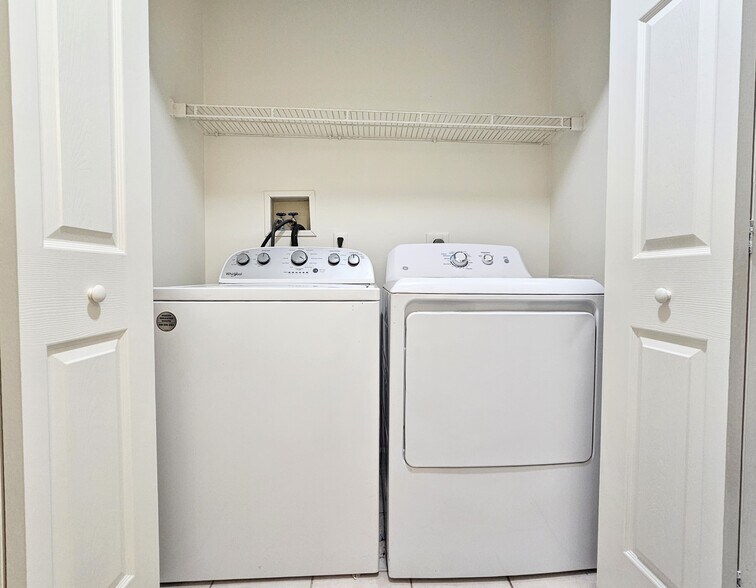 Building Photo - 104 Bradford Dr