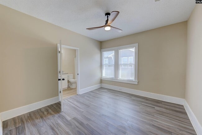 Building Photo - 3012 Rosewood Dr