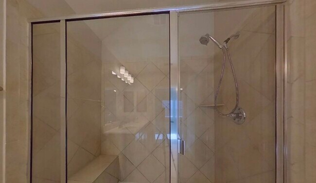 Building Photo - Beautifully Renovated 3-Bedroom Home with Premium Finishes