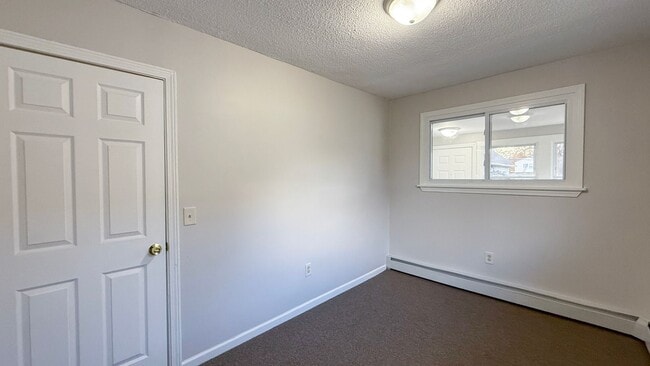 Building Photo - Gorgeous single-family Home