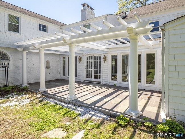 Building Photo - 1090 Ridgefield Rd