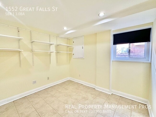 Building Photo - 1552 Great Falls St