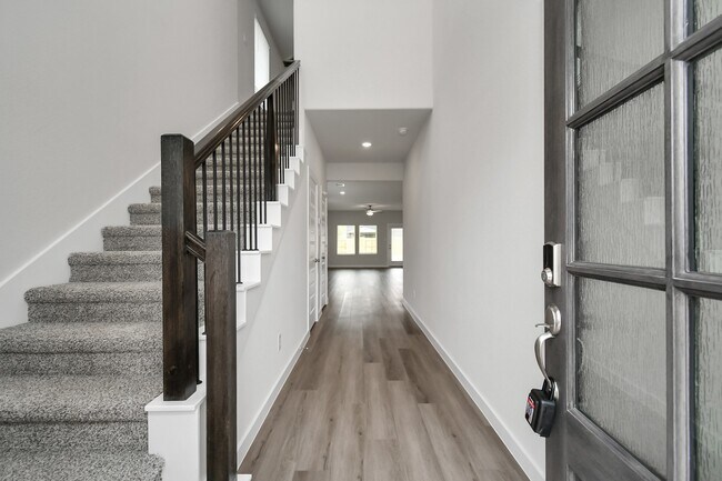 Building Photo - 16513 Breezy Knl Ct