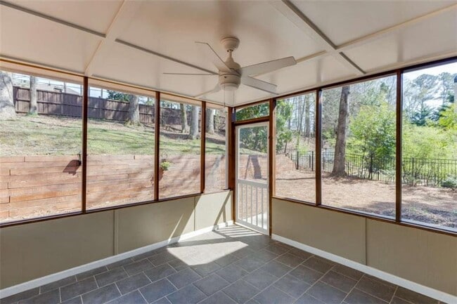 Building Photo - 1840 Oak Tree Hollow