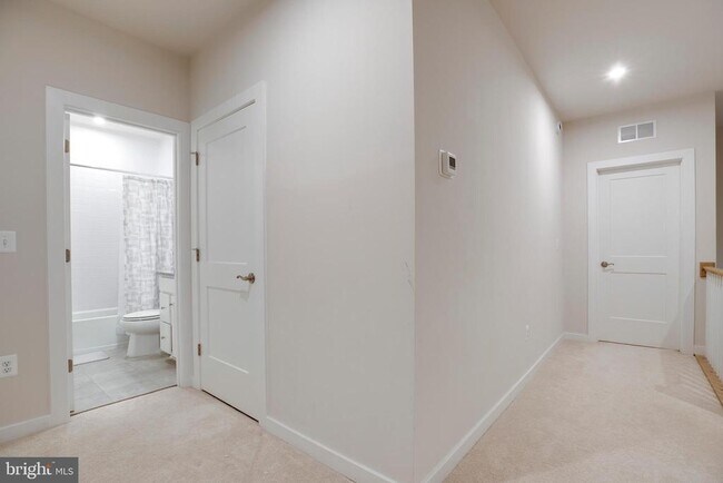 Building Photo - 4614 Olivine Dr
