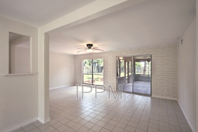 Building Photo - 5108 Manana Cir