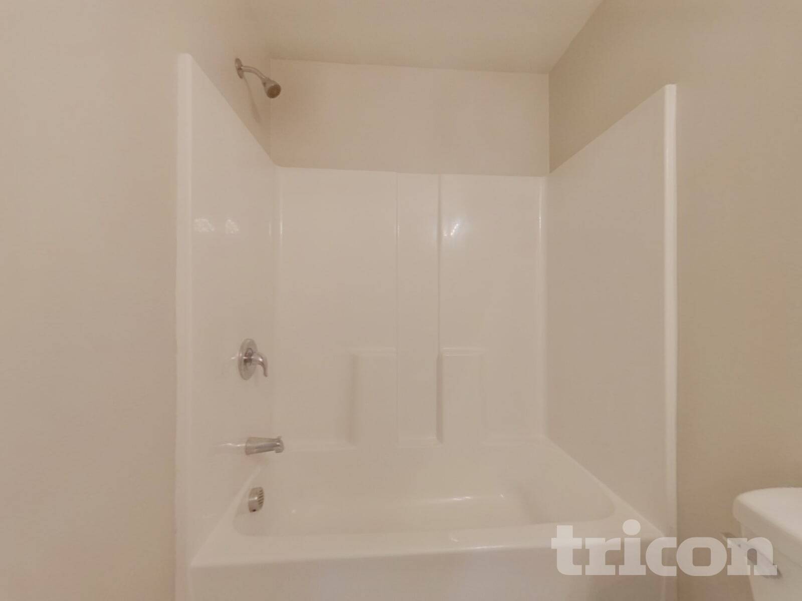 Building Photo - 3333 Lowland Dr