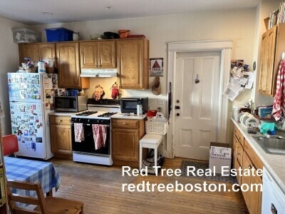 Building Photo - 84 Walker St