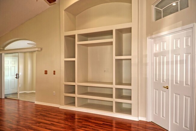 Building Photo - Spacious 3/2 Home For Rent in Davenport with extra Florida/Sun Room!!