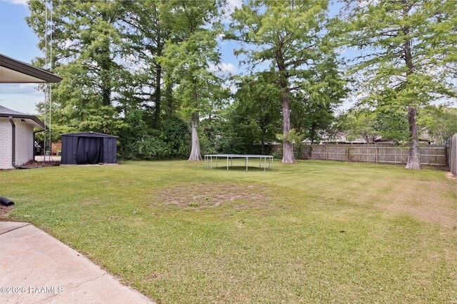 Building Photo - 610 E Demanade Dr