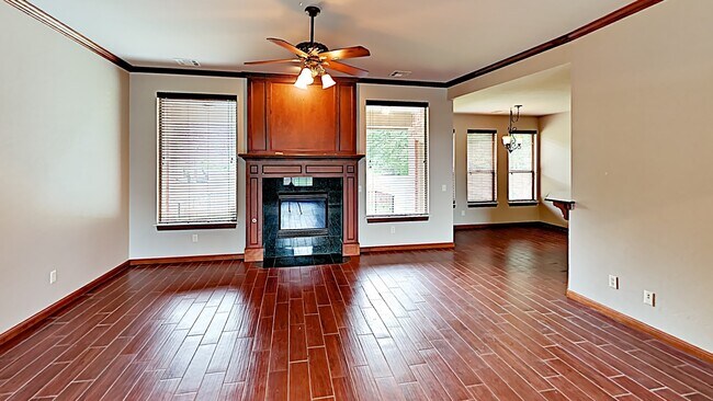 Building Photo - Very Nice 3 Bedroom 2.5 Bathroom House + Office