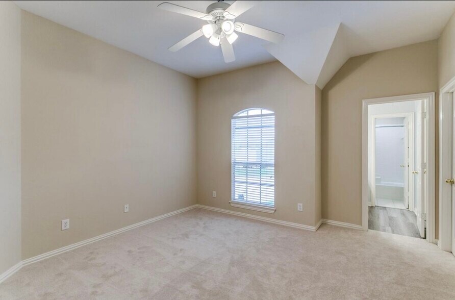 Building Photo - 602 Signet Ct