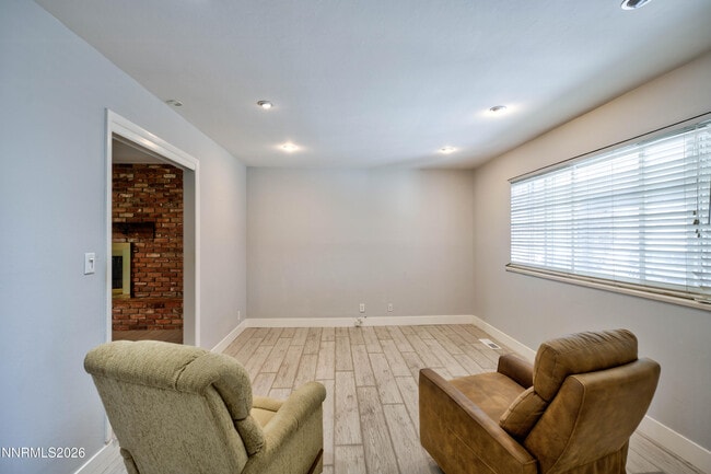 Building Photo - 12310 S Hills Dr