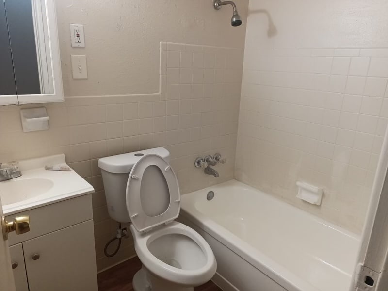 Building Photo - 5811 Stieren Dr