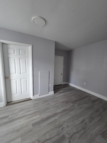 Building Photo - 34 N Earl St