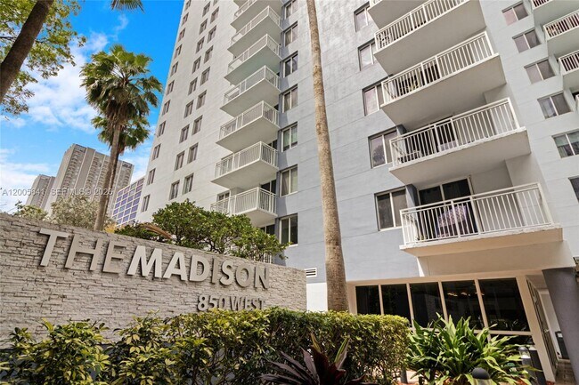 Building Photo - 850 N Miami Ave