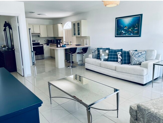 Building Photo - 196 Lorelane Pl