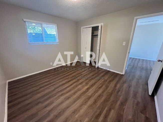 Building Photo - 5875 Highland Dr