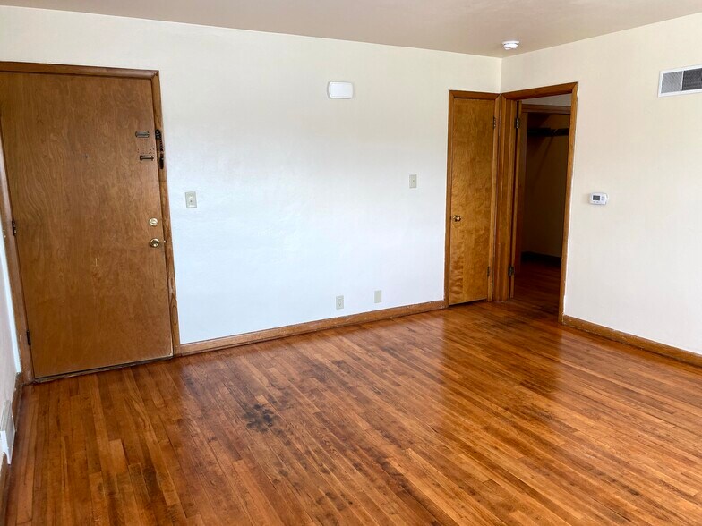 Building Photo - 1322 Harding Ave