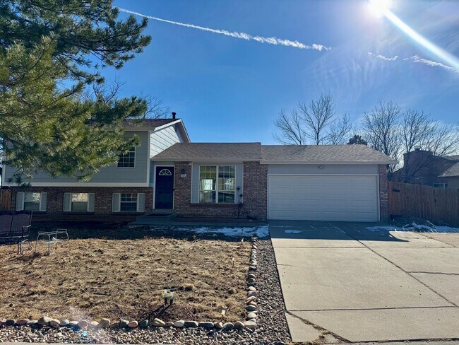 Building Photo - 4 Bedroom home in Stunning Rockrimmon