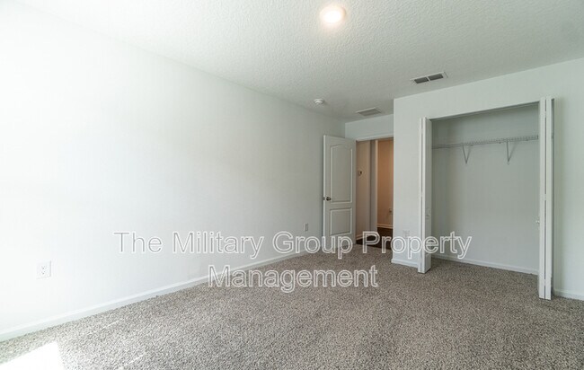 Building Photo - 48 Encanto Wy
