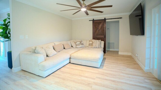 Building Photo - 79 W Rubber Tree Dr