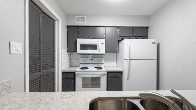 Building Photo - 4647 Wild Indigo St