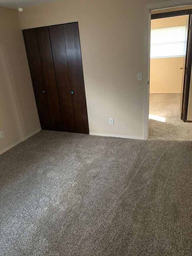 Building Photo - Three Bedroom One and a Half Bath Ranch Home in Delhi